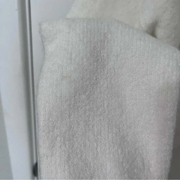 Love Tree White Cropped Cardigan Sweater Soft Long Sleeve Large New - Picture 8 of 8